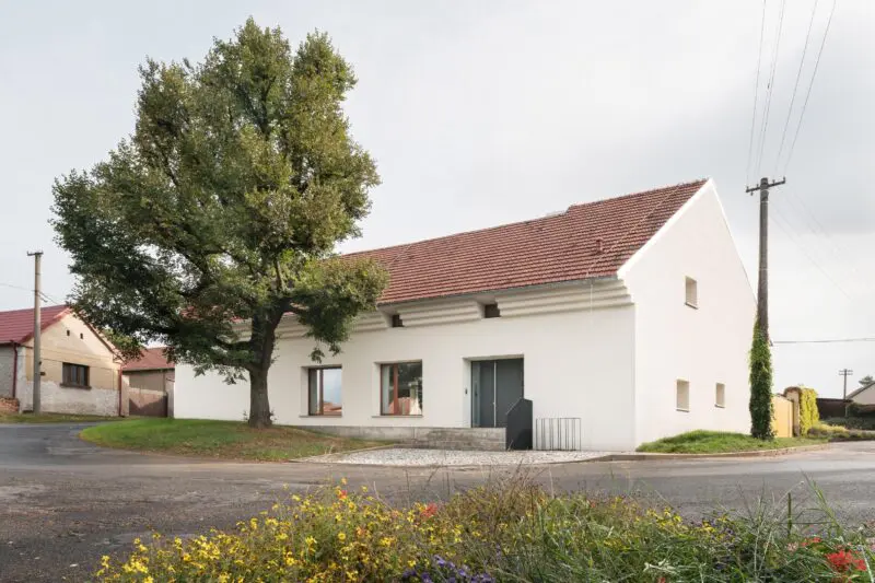 Budova knihovny v Máslovicích. Foto: Tomáš Slavík